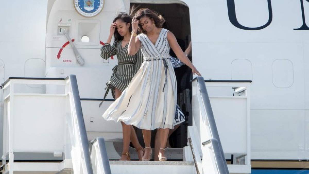 El viento le hace una mala pasada a la hija adolescente del presidente Obama