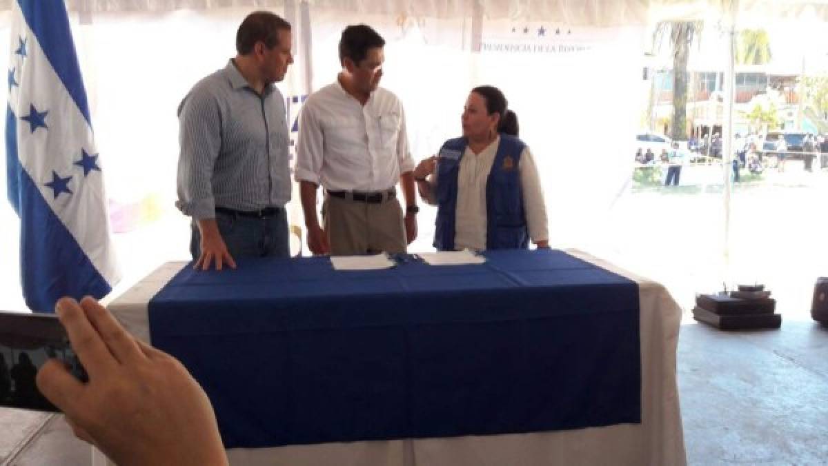 Salud firma convenio de descentralización de hospital de Puerto Lempira  