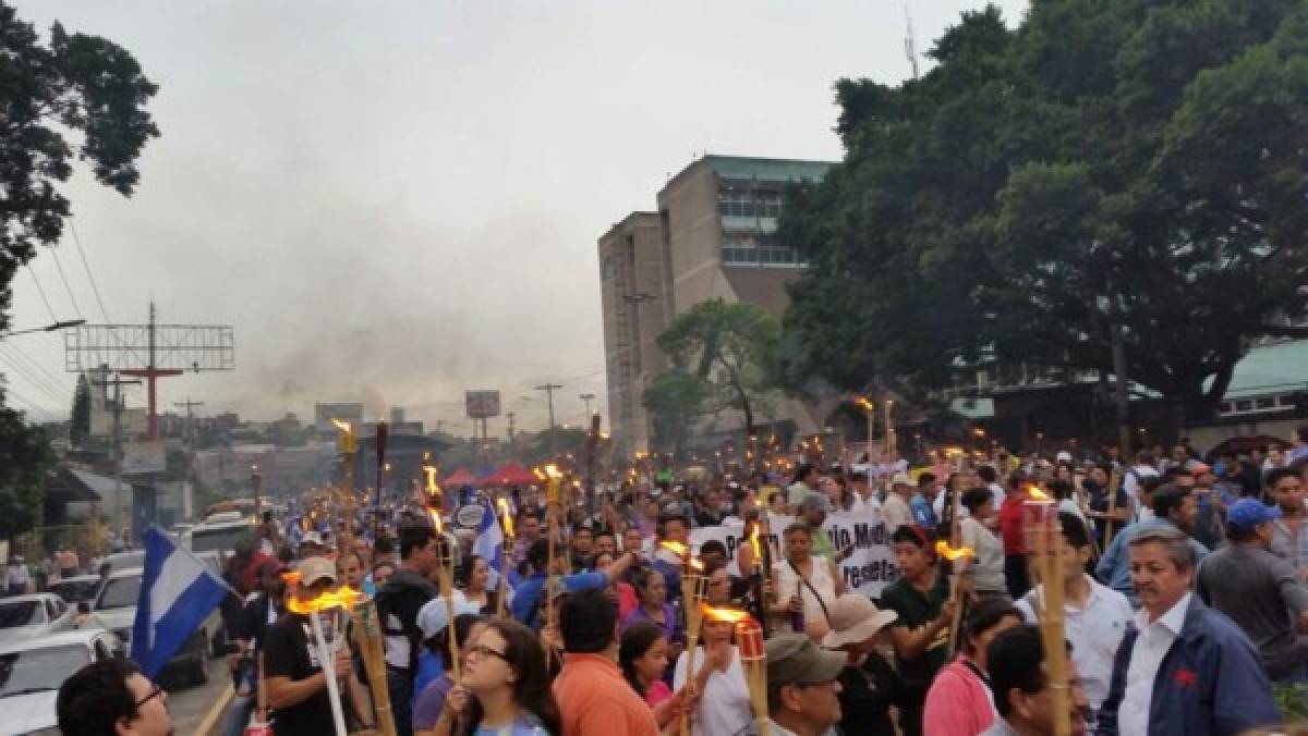 'Marcha de las Antorchas' vuelve a las calles