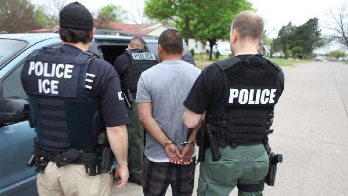 Más de un millón de personas tienen orden de expulsión, dicen autoridades migratorias de EEUU