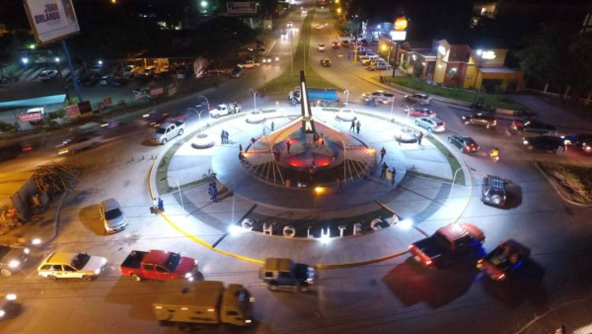 Moderna y vistosa rotonda agiliza el tráfico en Choluteca