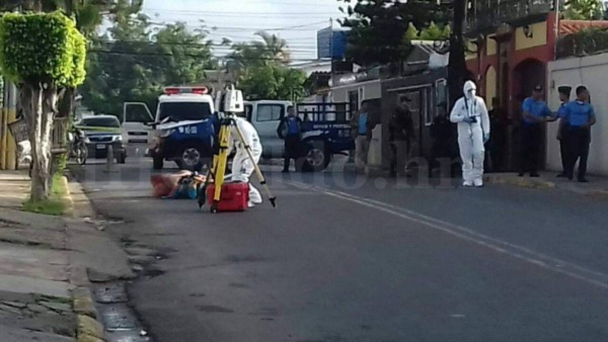 Dos cuerpos fueron lanzados desde un taxi en la colonia 15 de Septiembre, en las cercanías a la colonia América de la capital de Honduras. (Foto: Estalin Irías / EL HERALDO Honduras)