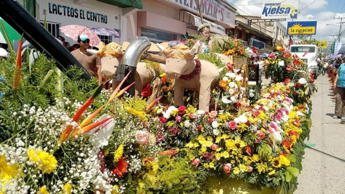 Derroche de belleza y colorido en Siguatepeque