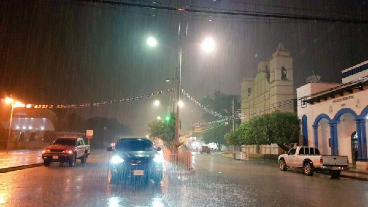 Ocho departamentos bajo alerta por las fuertes lluvias