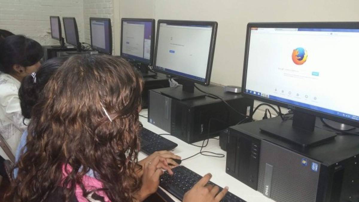 Claro sigue impulsando internet en centros educativos