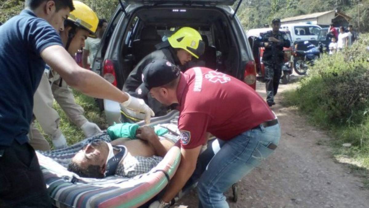 Unas 11 personas heridas en choque entre dos vehículos en Cortés
