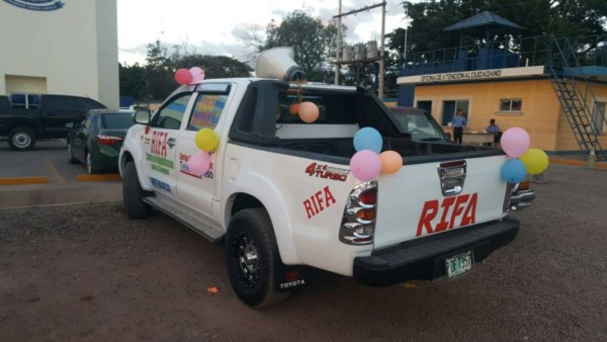 Capturan a cuatro hombres que vendían lotería clandestina en la capital de Honduras