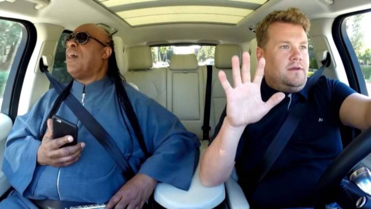 James Corden arrasa en Youtube con su carpool karaoke al lado de las celebridades