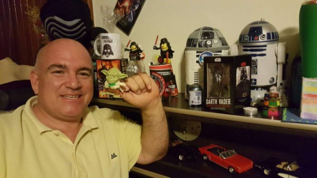 Locutor hondureño Charlie Martino: 'Tengo más de 300 figuras de Star Wars”