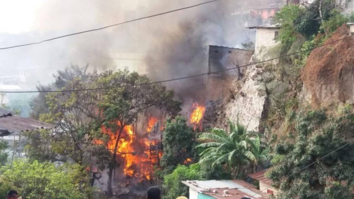 Comayagüela: Voraz incendio deja a unas 33 personas en la calle