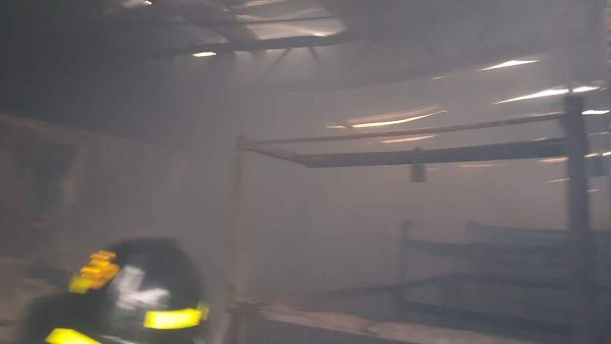 Centro penal de San Pedro Sula es consumido por voraz incendio