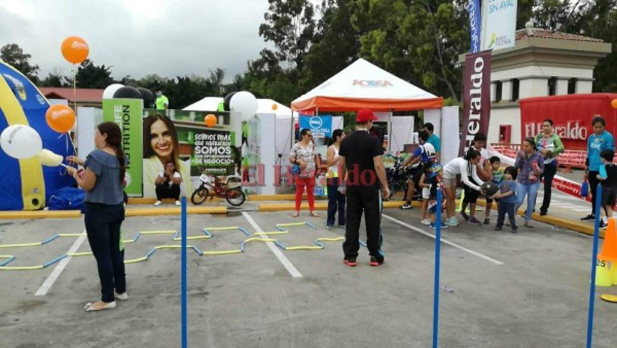 Diversión en medio de la competencia en la Vuelta Infantil de EL HERALDO  