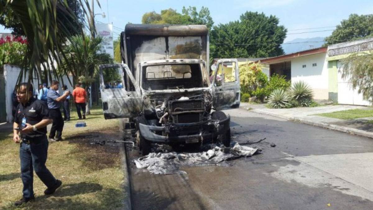 Queman carro repartidor de refrescos en barrio Barandillas de San Pedro Sula