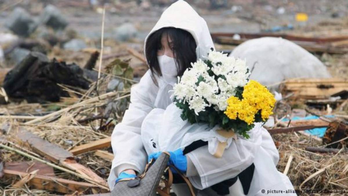 Japón conmemora cinco años del tsunami que dejó 18,500 muertos