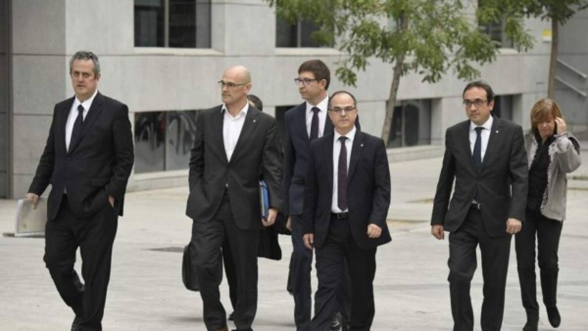 Prisión para nueve integrantes del gobierno catalán cesado