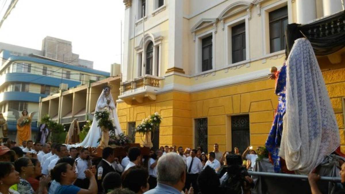 Domingo de Resurrección: Católicos celebran Carreritas de San Juan