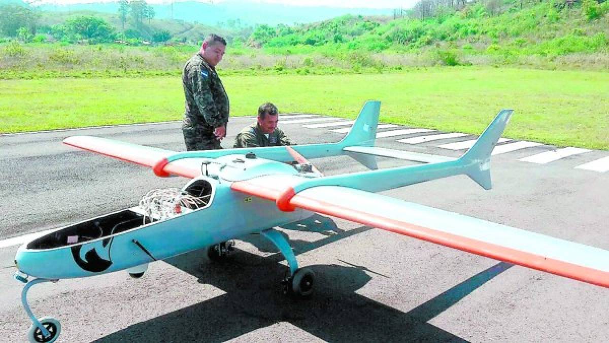 Fuerzas Armadas experimenta con primer avión no tripulado del país