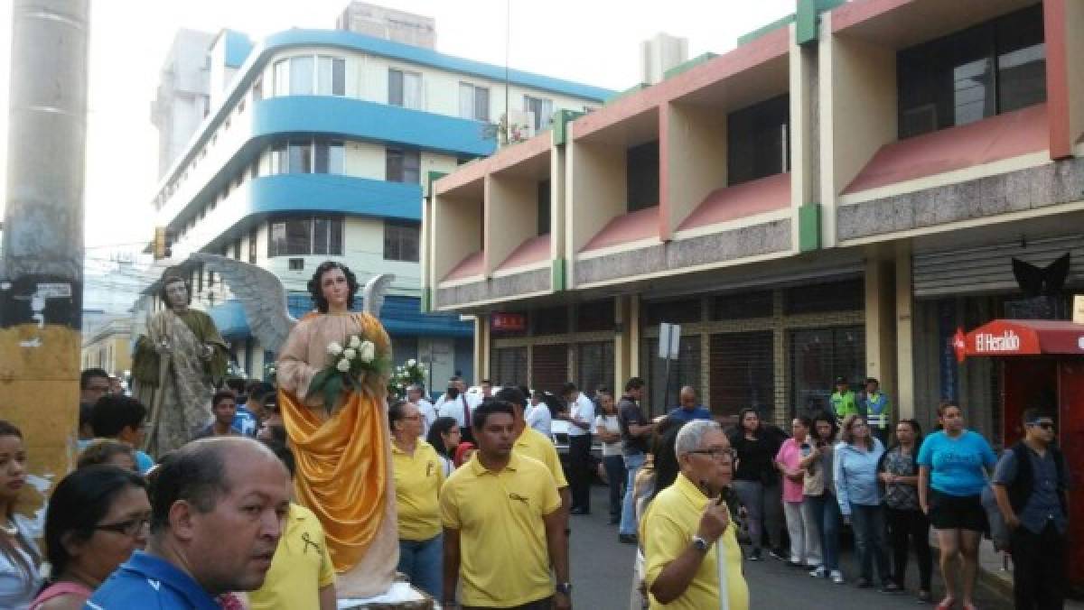 Domingo de Resurrección: Católicos celebran Carreritas de San Juan