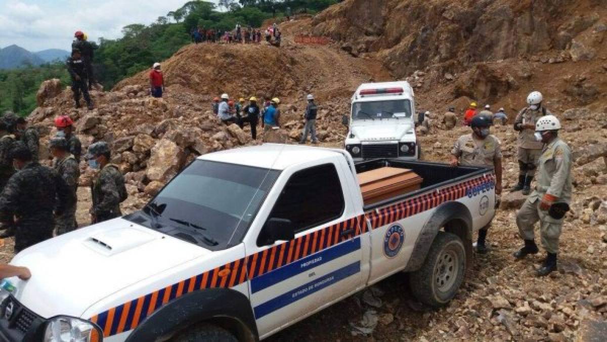 Rescatan los dos cadáveres de obreros soterrados en mina Cuculmeca