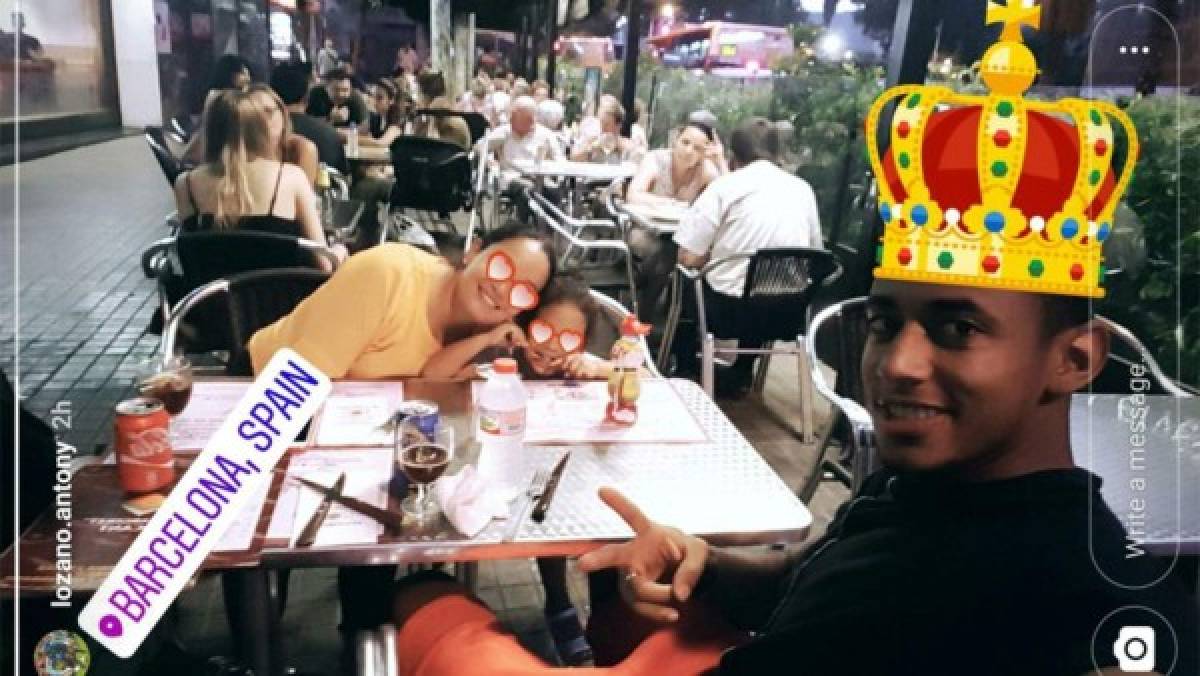 Lozano ya disfruta plácidamente en un restaurante de Barcelona. Foto captura Instagram