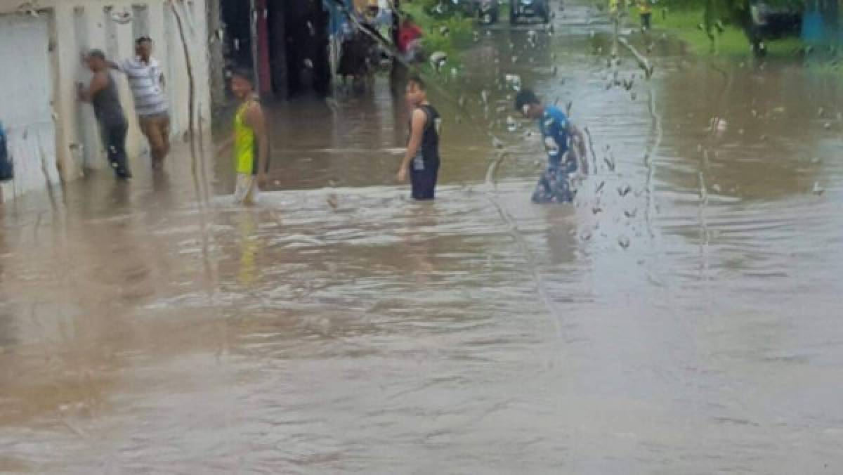 Alerta roja en ciudad de Choluteca por fuertes lluvias