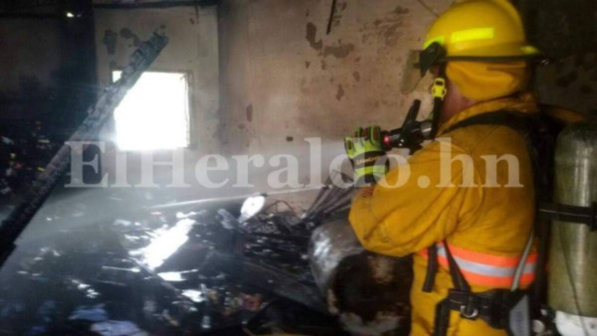 Incendio se desata en edificio de barrio Los Dolores