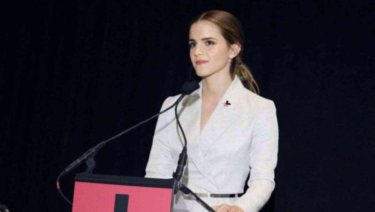 La actriz Emma Watson responde a las críticas que generó su foto sin sostén