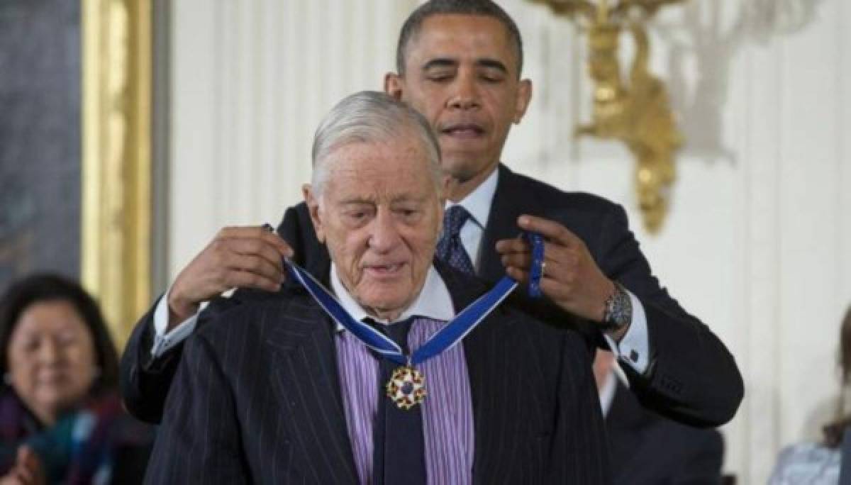 Murió exeditor del Washington Post Ben Bradlee que cobró fama por Watergate