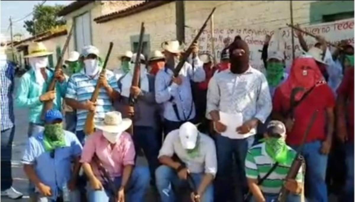 Video: mexicanos se arman para combatir la criminalidad en sus municipios