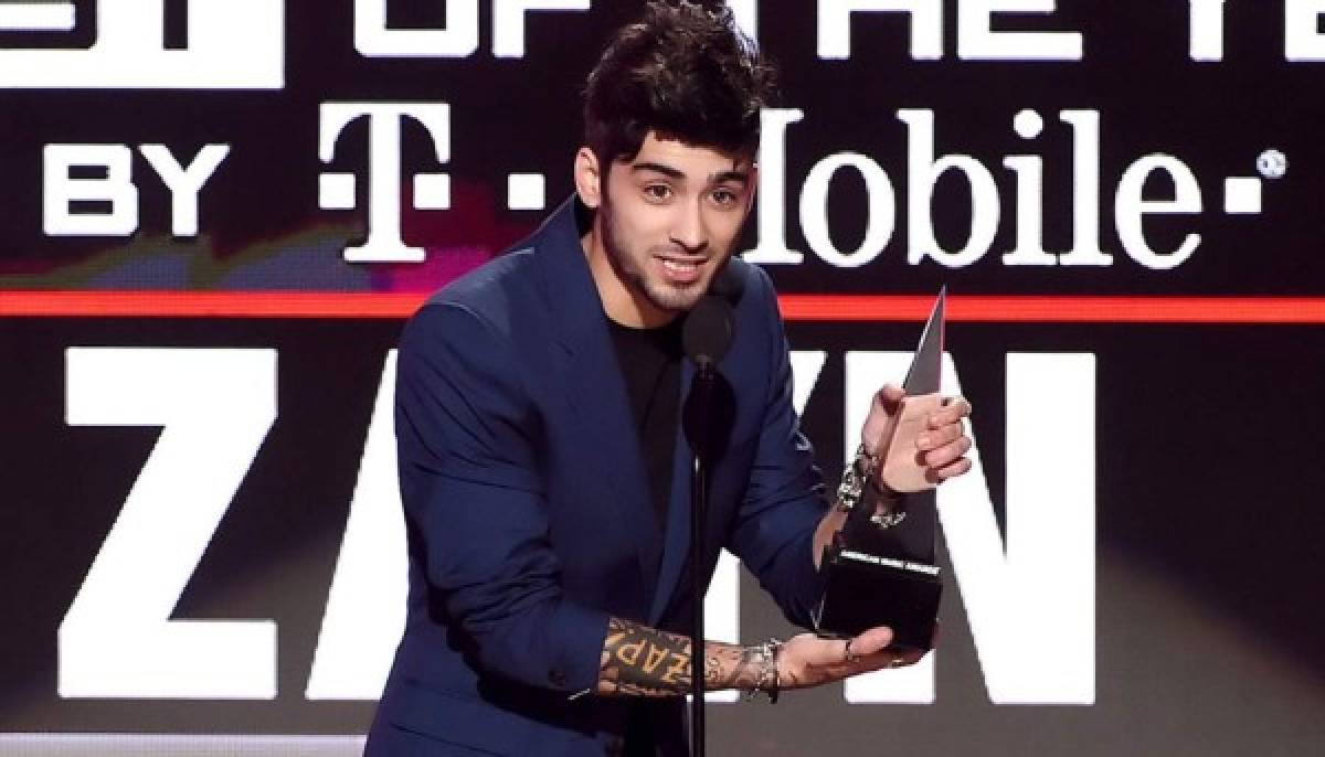 Zayn Malik, es el primer exintegrante de la banda One Direction en ganar un premio MTV Video Music Awards.