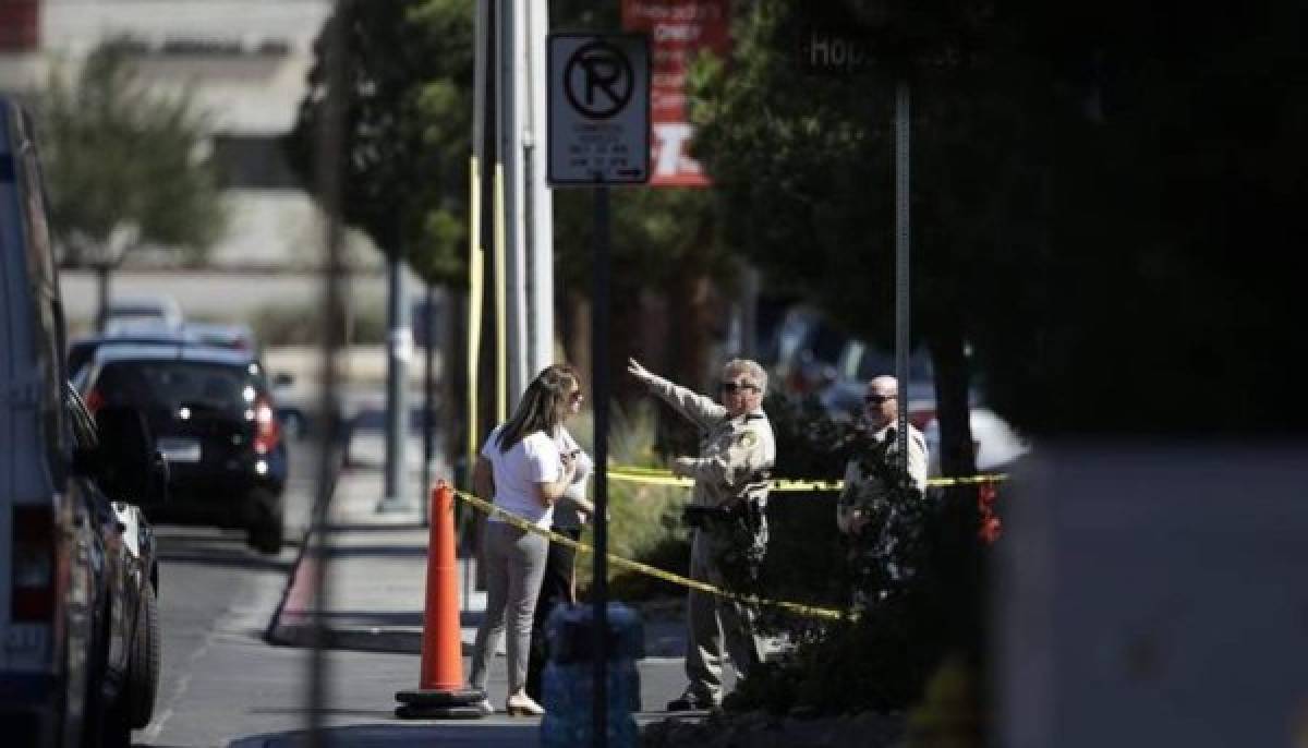 Policía decomisa armas, explosivos y munición en casa de tirador de Las Vegas