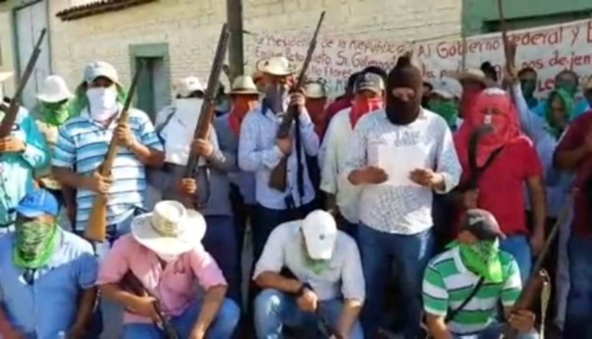 Video: mexicanos se arman para combatir la criminalidad en sus municipios