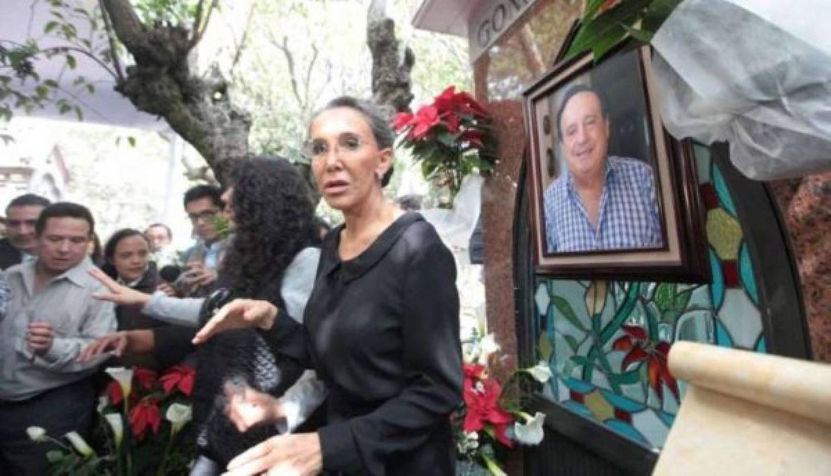 Florinda y un escándalo en la misa homenaje a Chespirito