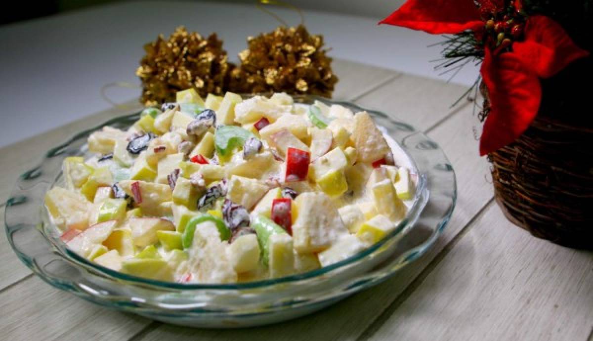 ¿Cómo preparar una deliciosa ensalada de manzanas navideña?