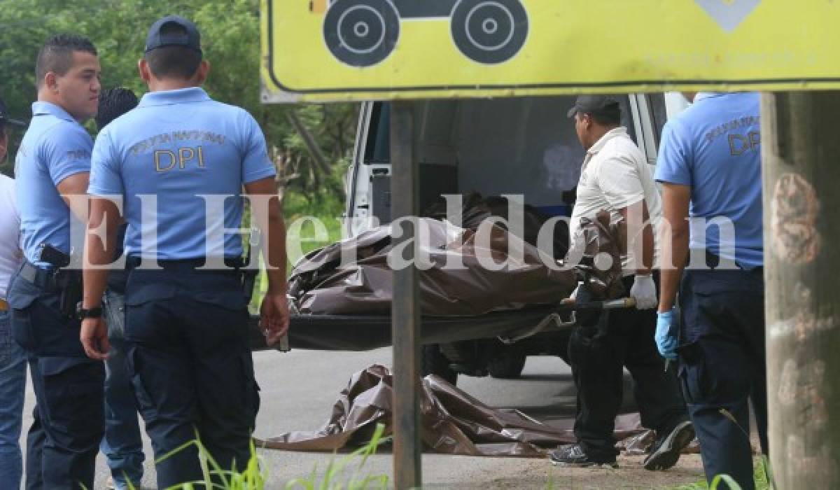 Matan a dos jóvenes y los dejan encostalados en la colonia Villeda Morales de la capital de Honduras