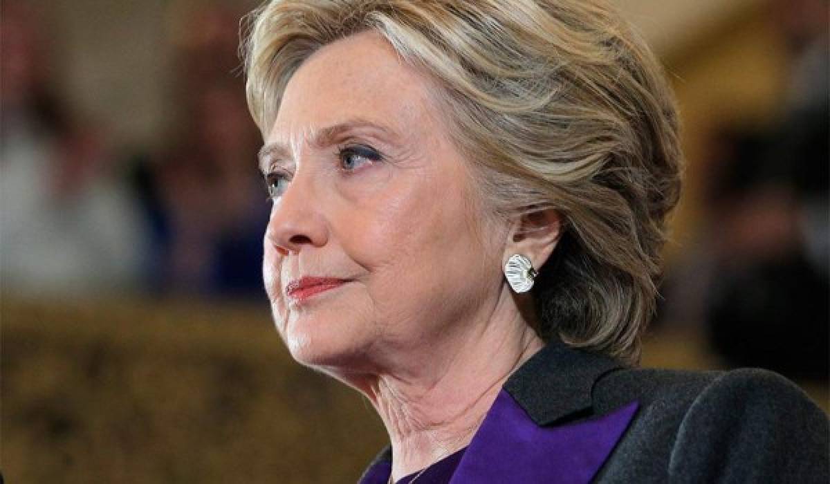 Departamento de Justicia de EEUU examina si investiga a Hillary Clinton