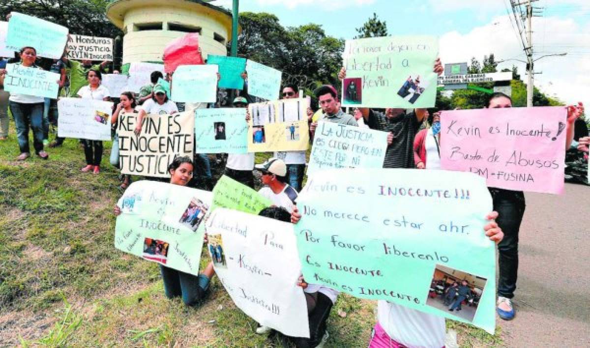 Honduras: Lluvia de apoyo a universitario en redes sociales