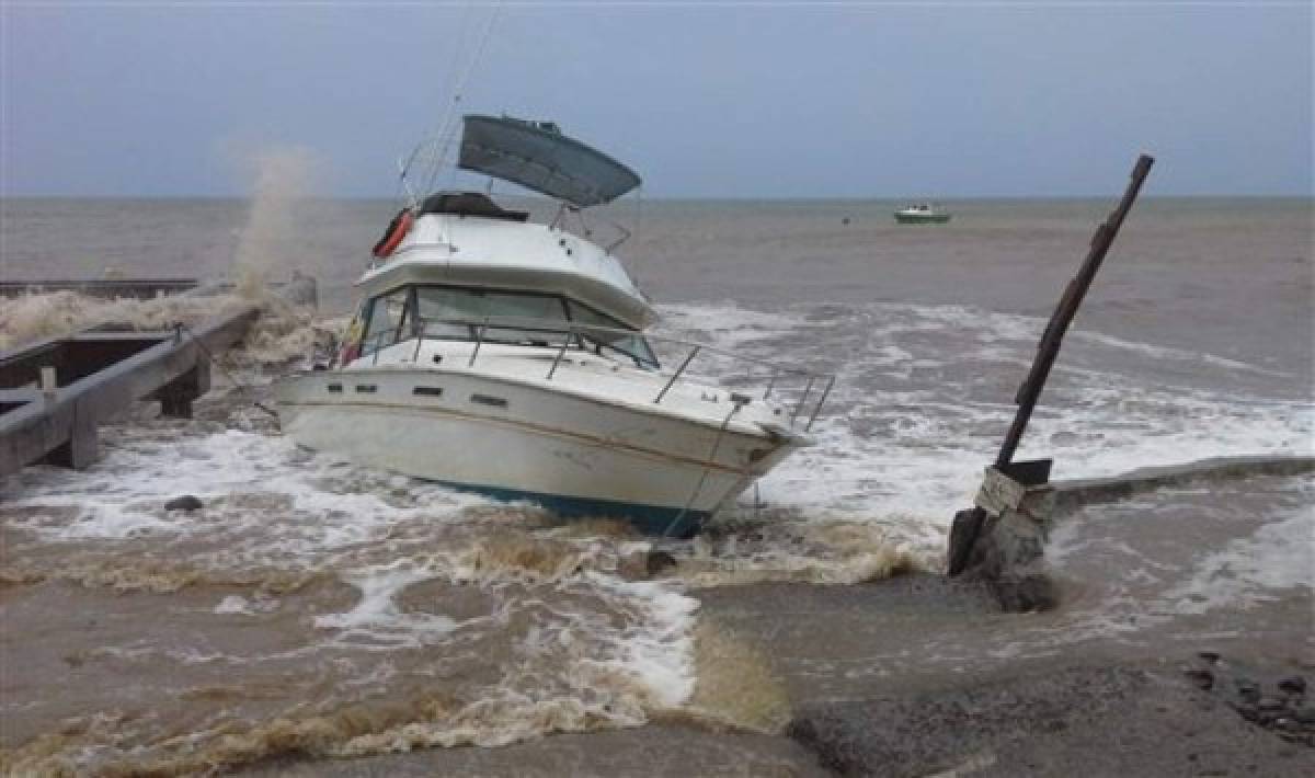 Florida en alerta ante proximidad de Tormenta Erika