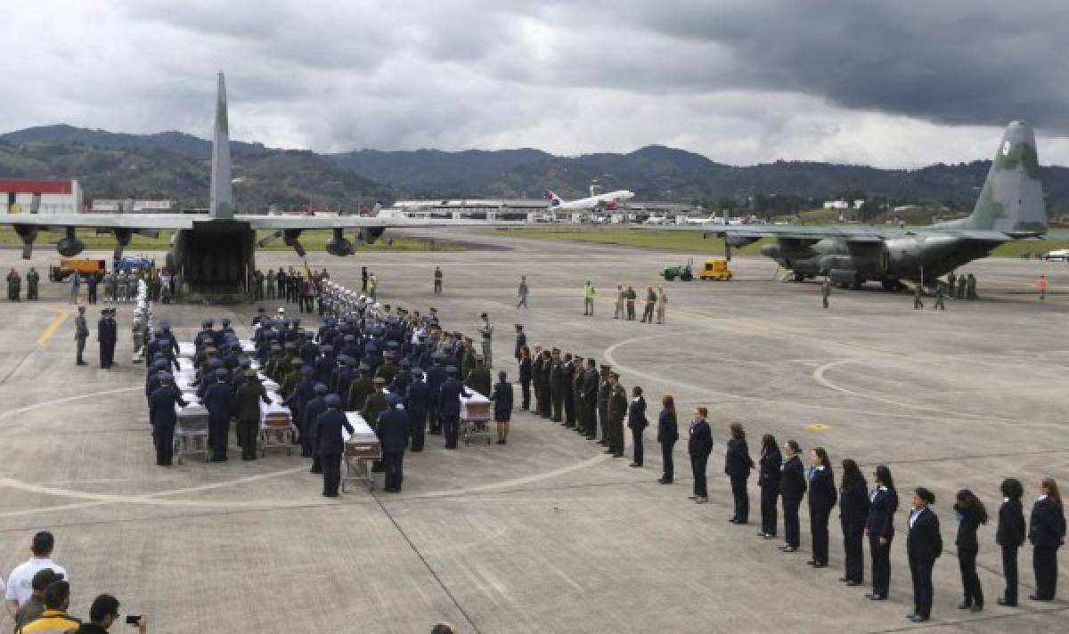 Salen a Brasil restos de fallecidos en accidente de avión del Chapecoense