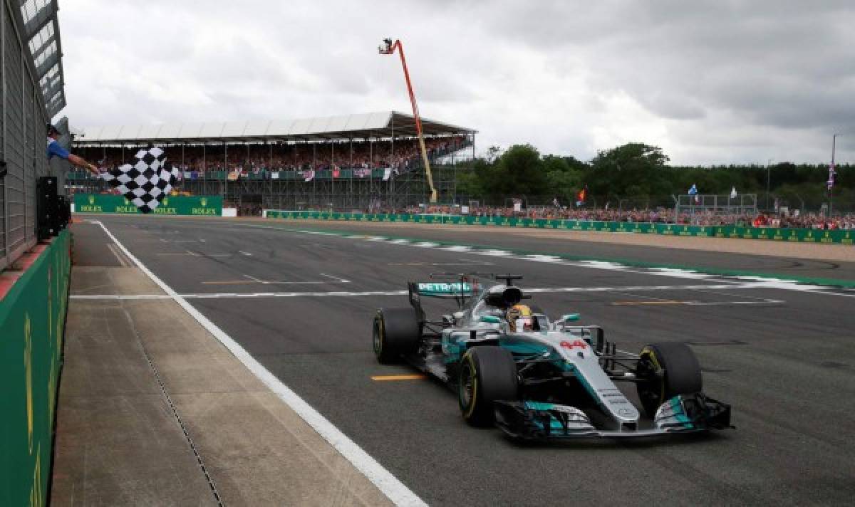 Lewis Hamilton gana por cuarta vez consecutiva el GP de Gran Bretaña