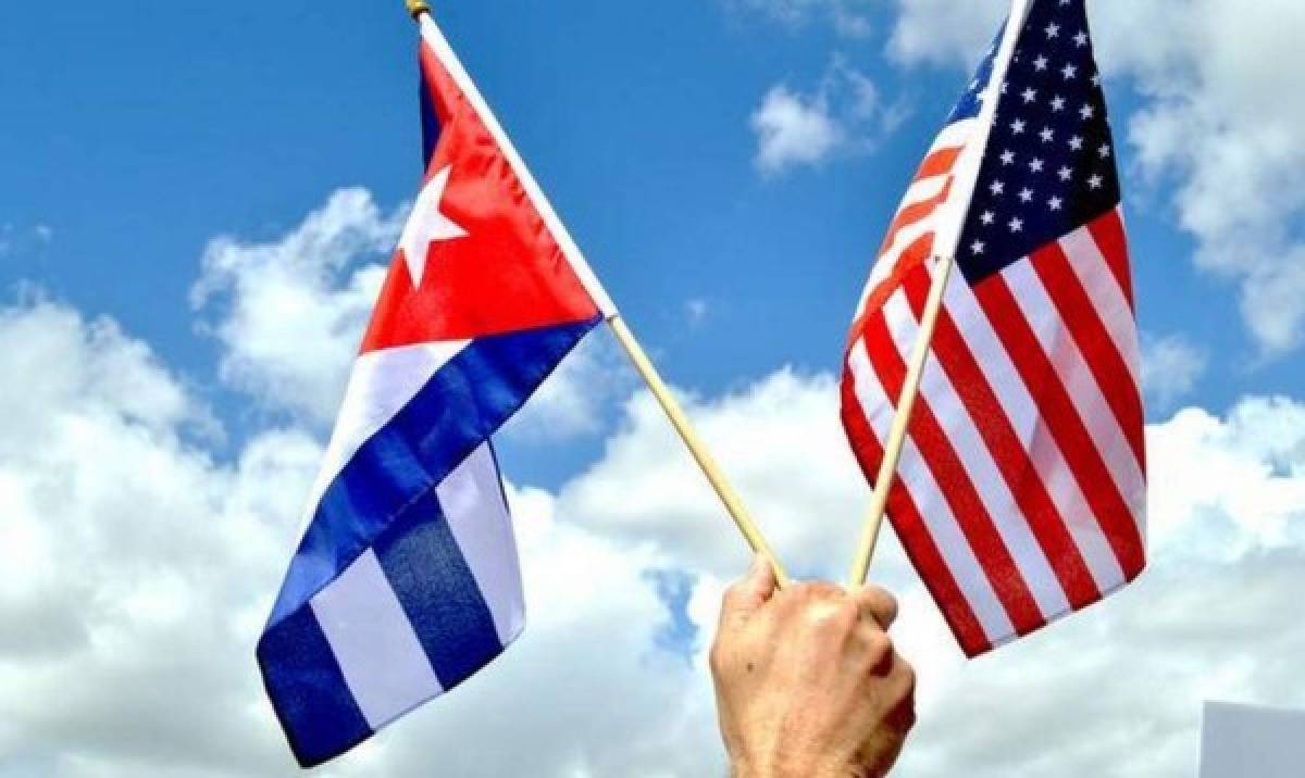 Trump restablece restricciones a viajes a Cuba y veta comercial con militares