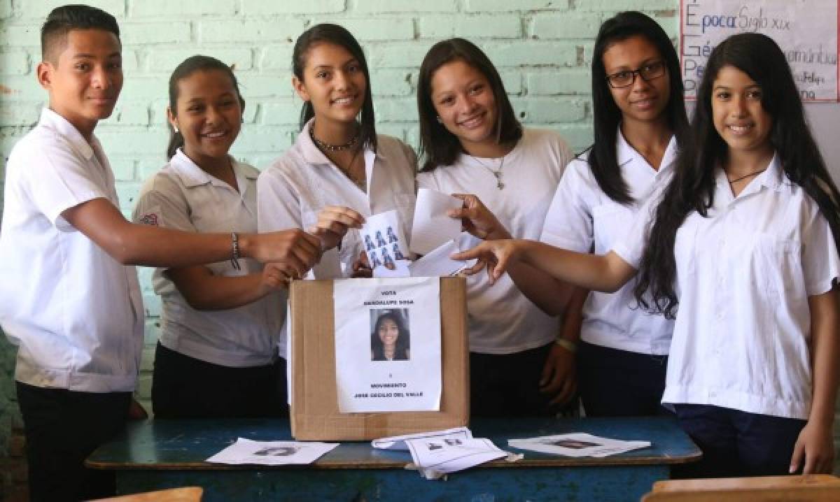 Honduras: Escolares viven fiesta cívica en el aprendizaje de la democracia