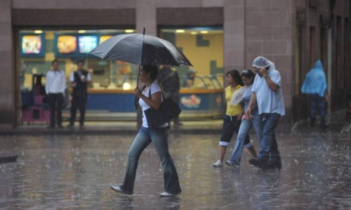 Continúan vigentes alertas en Honduras por fuerte presencia de lluvias