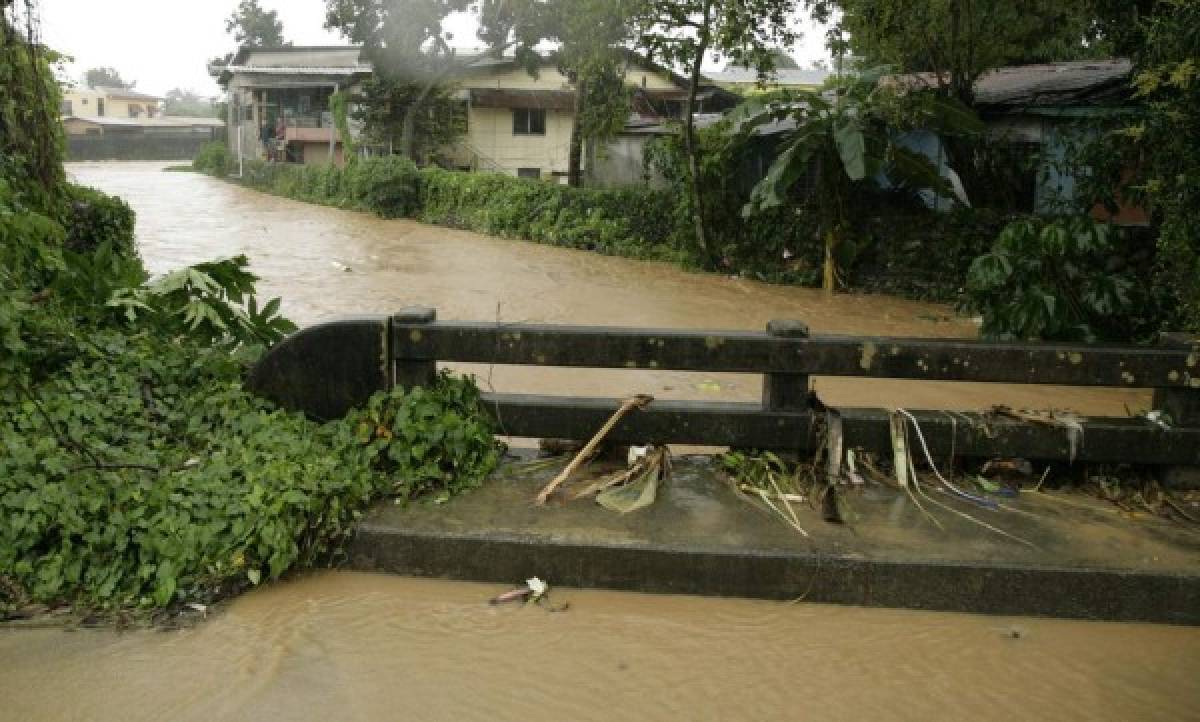 Honduras: Alerta roja por 48 horas para el departamento de Atlántida por fuertes lluvias