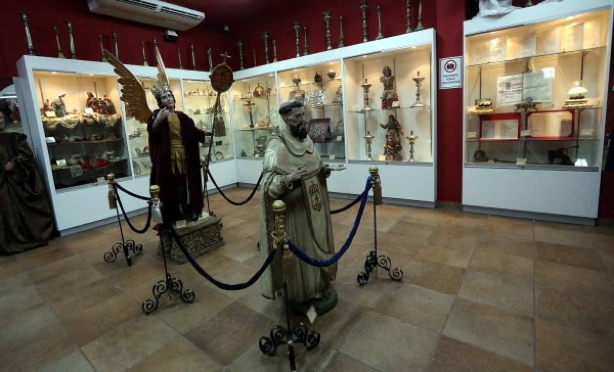 Reliquias de la vida cristiana de la Catedral San Miguel Arcángel en Tegucigalpa