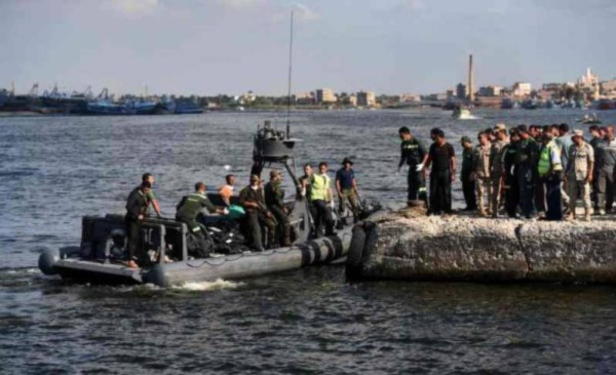 Sube a 202 el balance de muertos en naufragio en Egipto tras reflote de barco