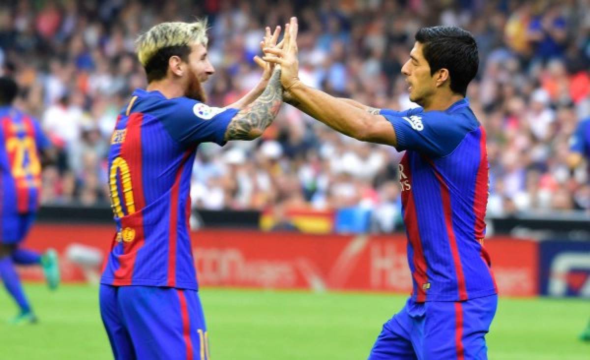 Barcelona gana in extremis con doblete de Messi