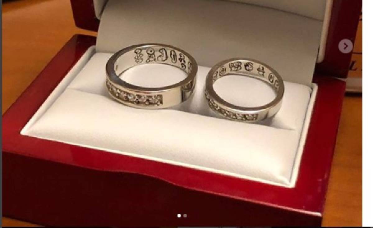 Nathalia Casco presume sus anillos de matrimonio