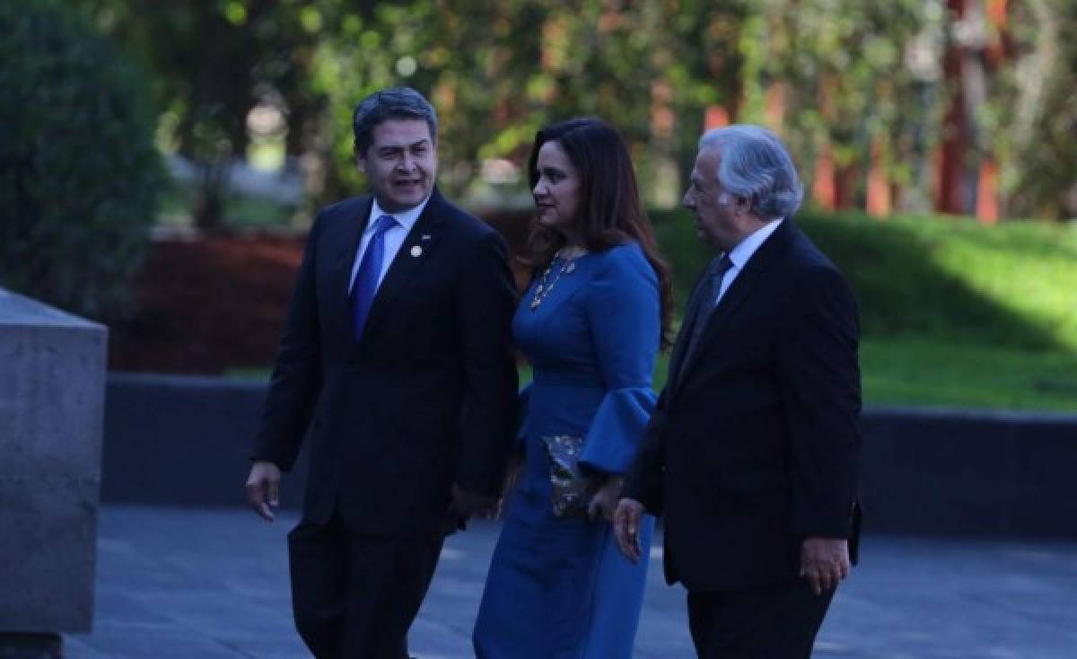 El vestido que usó Ana García de Hernández, la primera dama de Honduras, en toma de posesión de López Obrador