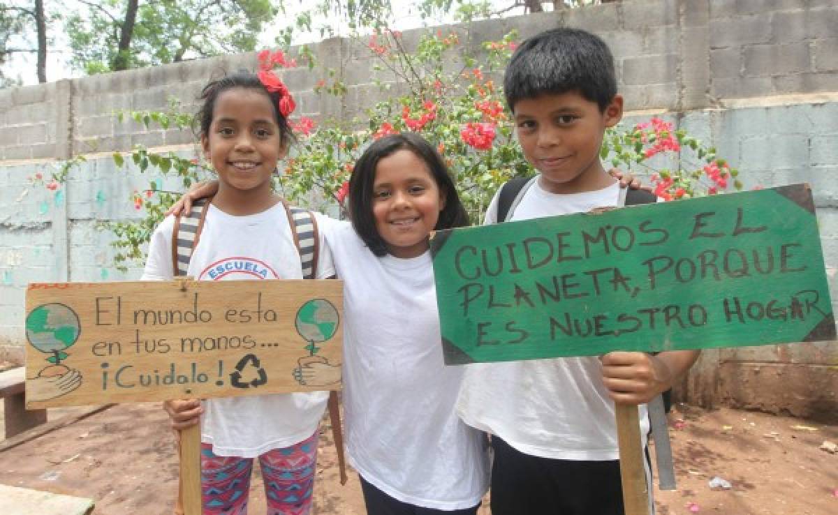 Alumnos del distrito escolar cinco celebran el Día de la Tierra